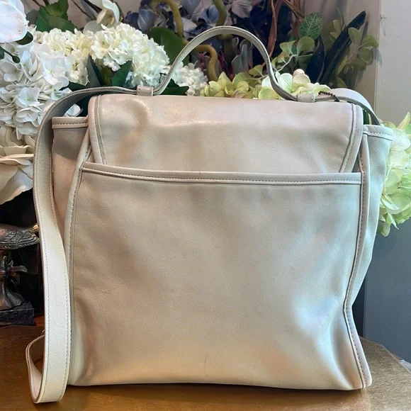 Coach Vintage Classic Legacy #4191 Soft Kelly Crossbody - Picture 4 of 16